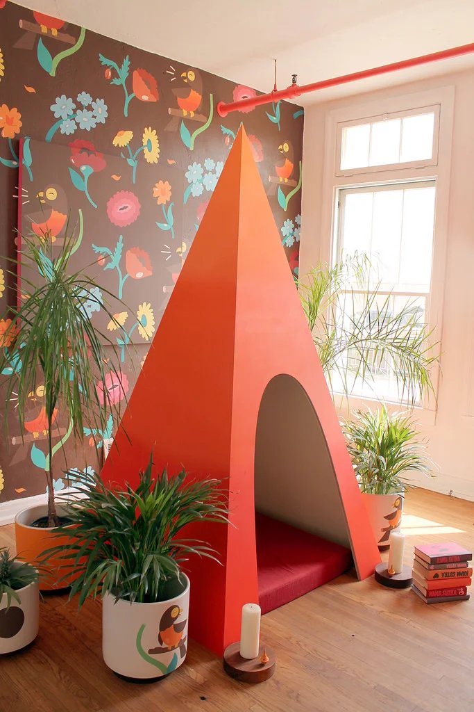 &nbsp;&nbsp;&nbsp;&nbsp;&nbsp;&nbsp;&nbsp;&nbsp;&nbsp;&nbsp;&nbsp;&nbsp; Dabs Myla's "dream art-house" at the Modernica Factory this October.